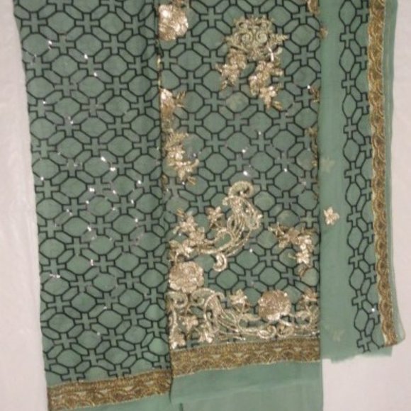 Woman's Unstitched Pakistani Suit - Picture 4 of 4